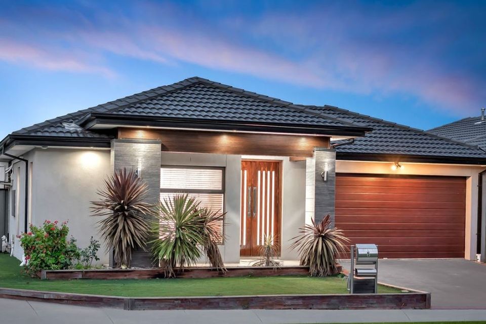 Front house view 2 (1)