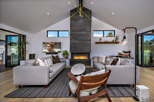 2044 coast blvd del mar ca large 028 24 1028 1500x999 72dpi