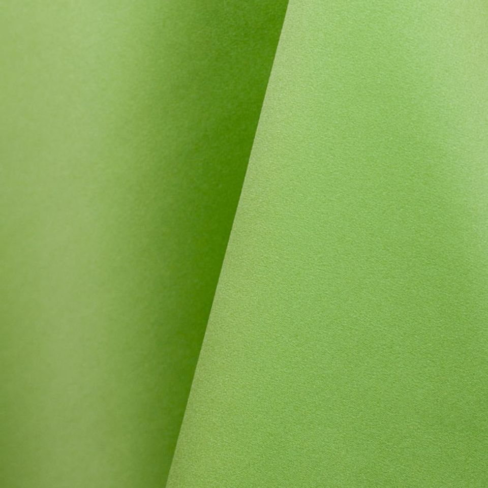 Lamour matte satin apple 623