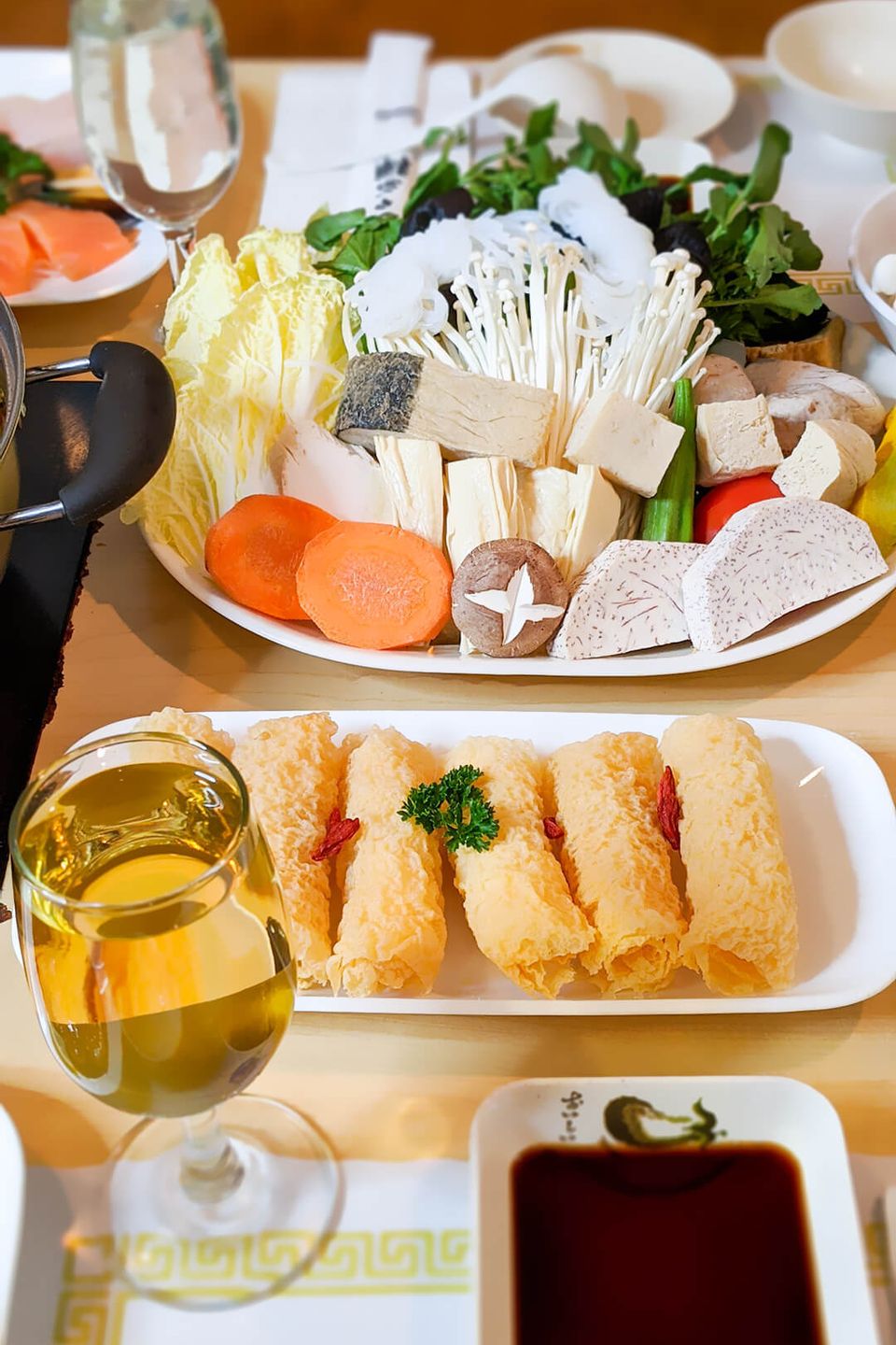 Shabu zen tyler st table 9