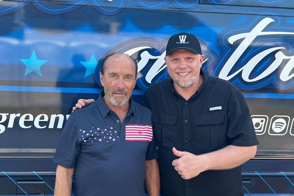 Lee greenwood1
