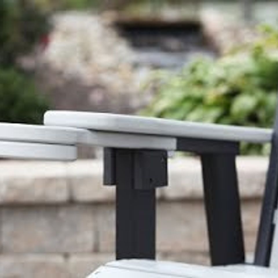 Sunrise poly lawn   hardwood furniture   paden  oklahoma   luxcraft accessories   cupholder detail20180516 10698 enffj9