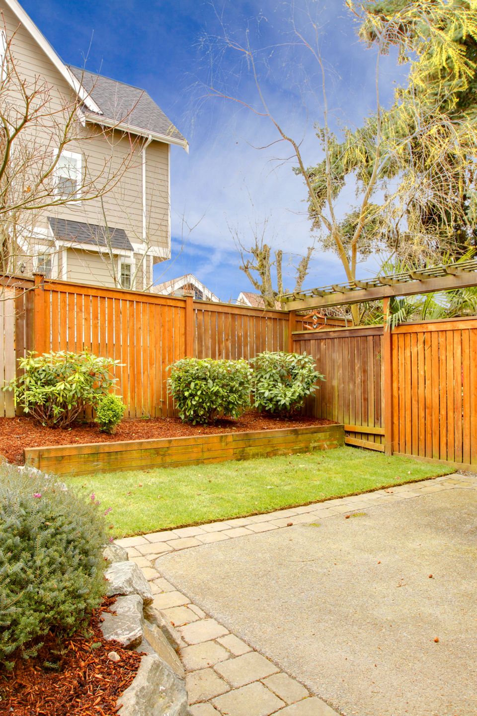 install a cedar fence in twin falls id