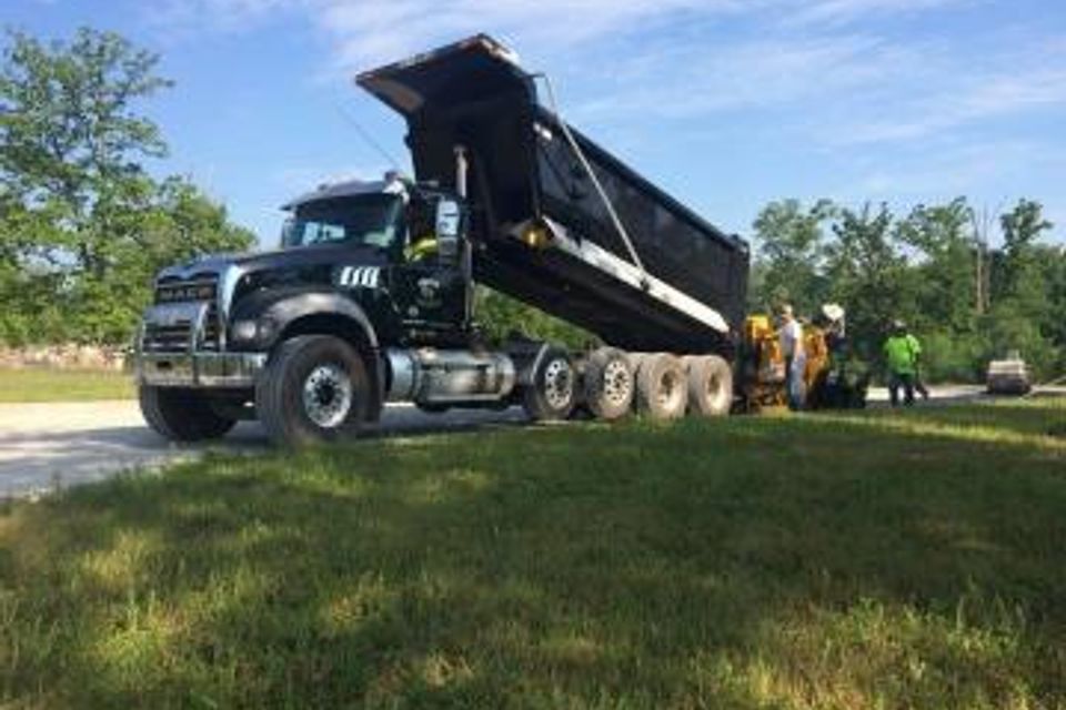 Quad axle dump trucks 259972.360.252