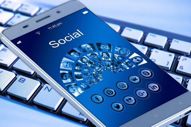 Mobile phone 1917737 1280