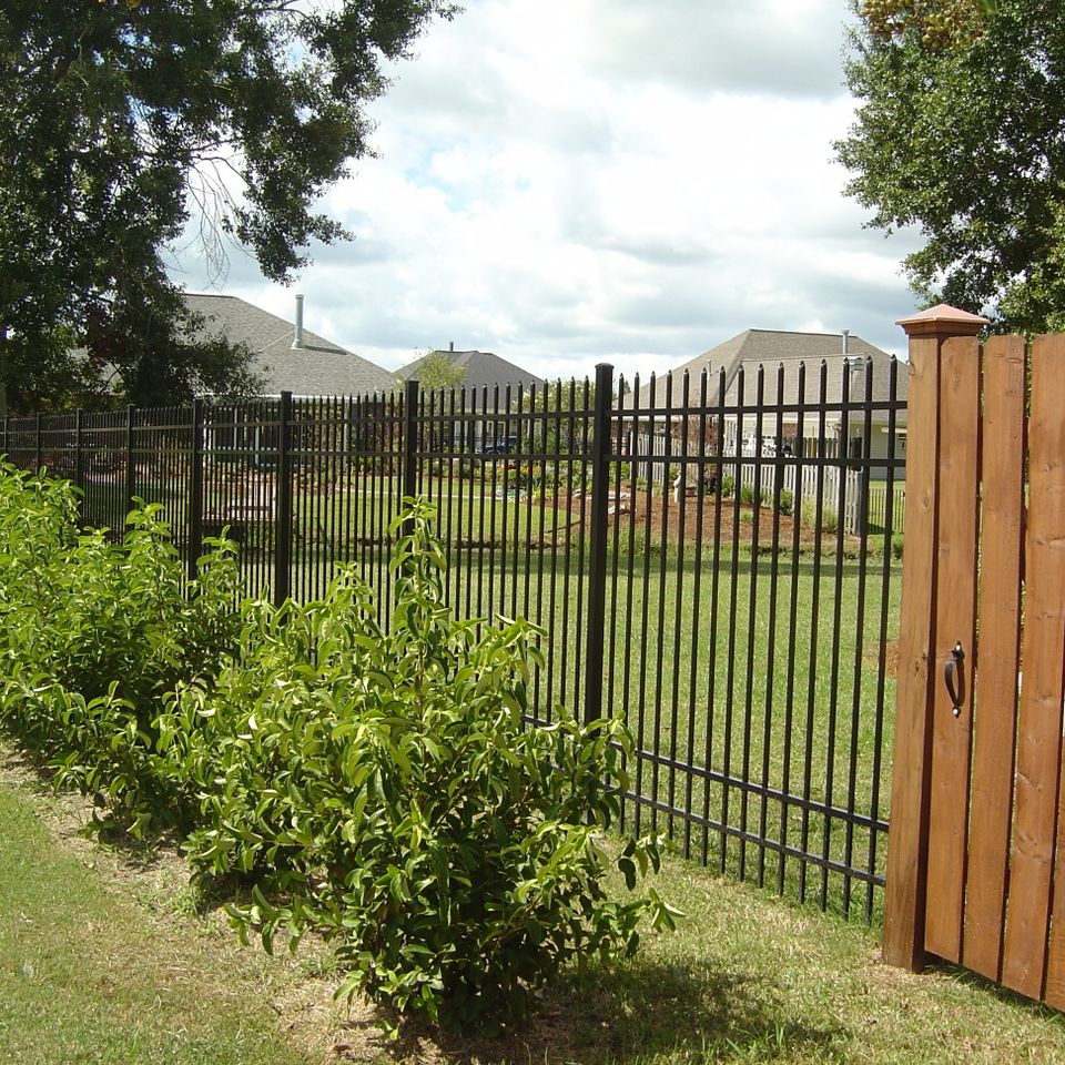 Blouin fence and shutter 1  36 (2)20170926 27218 1h322pg