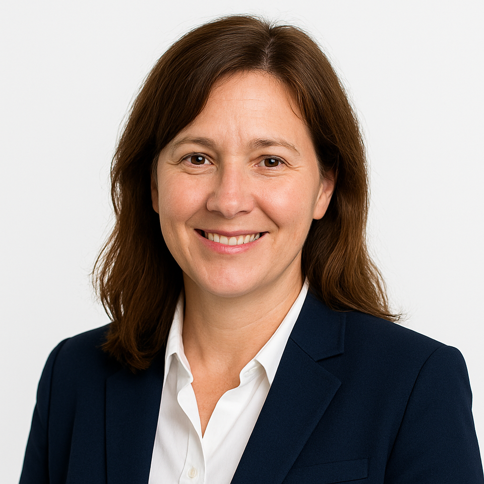 Non jewish female team member (2)