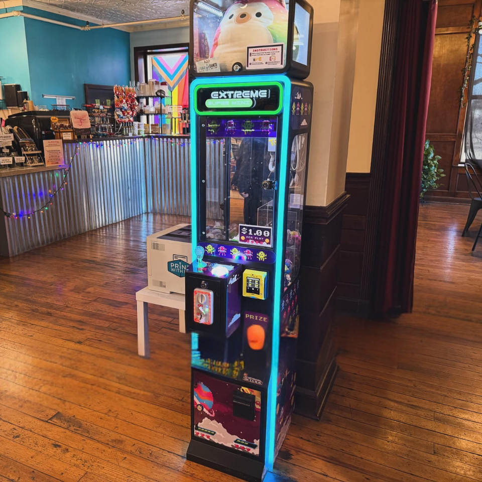 restaurant claw machine entertainment Lincoln