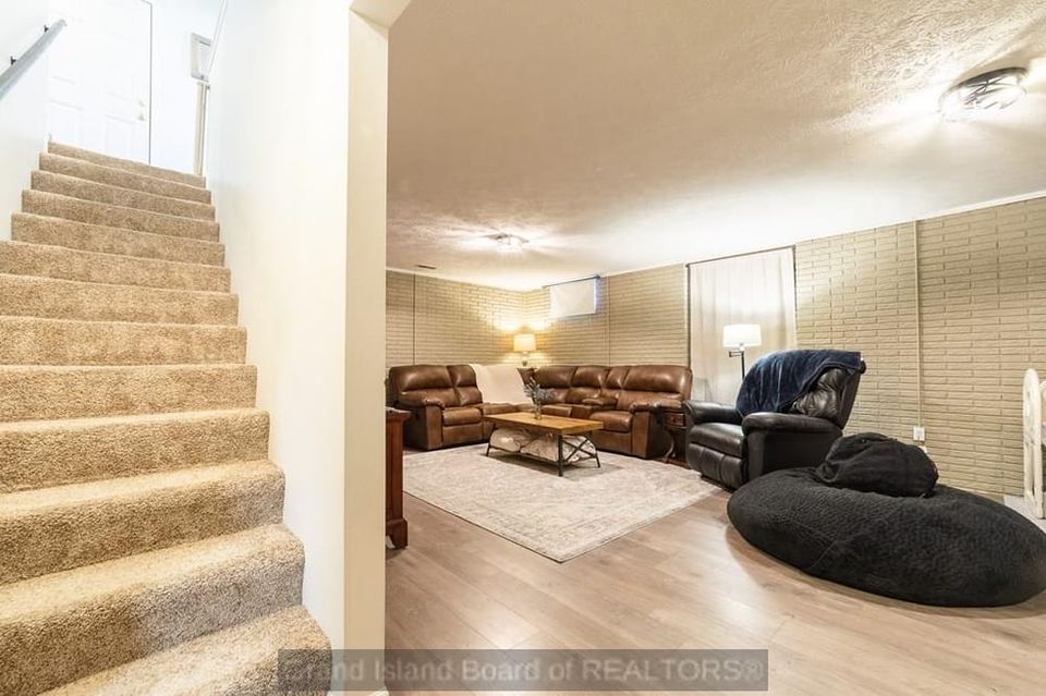 4063 palace dr grand island  ne 68803 c 1