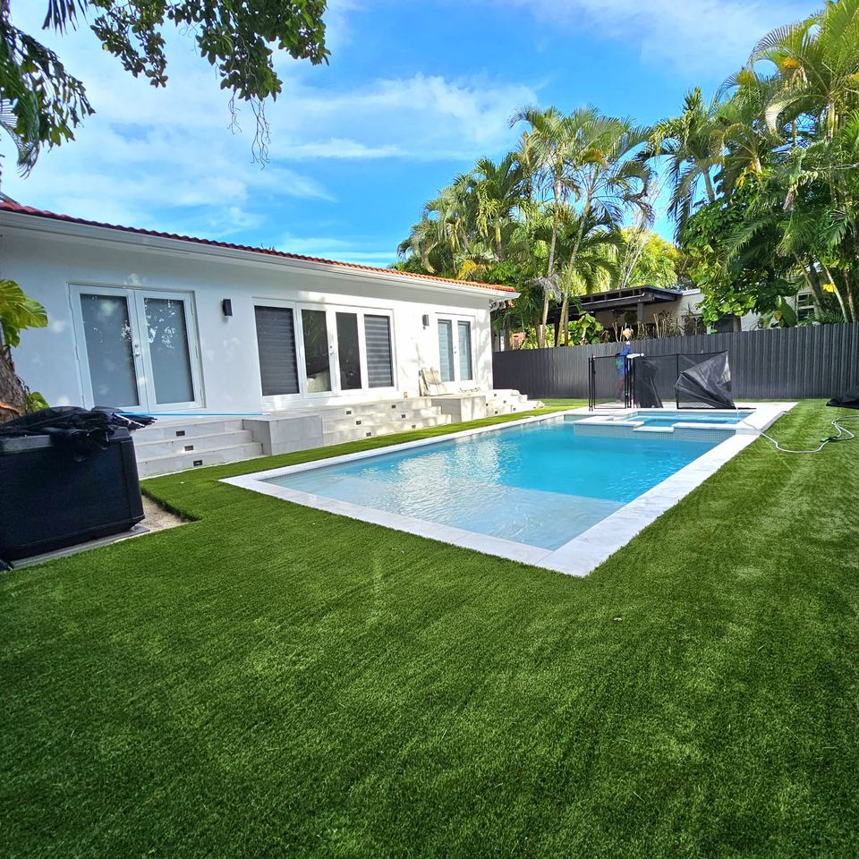 Beautiful synthetic grass around pool area