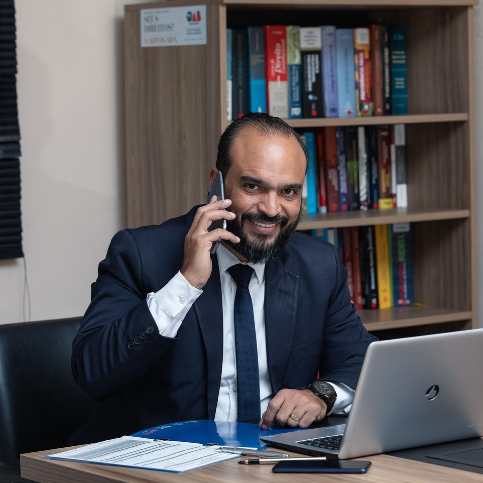 Lawyer g6c263a30f 1920
