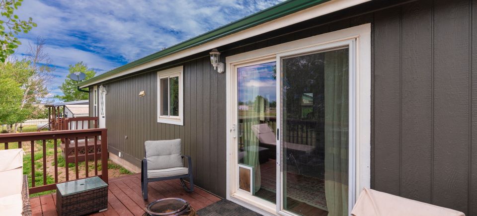 10 web or mls 8 bassick ln 10 (2)