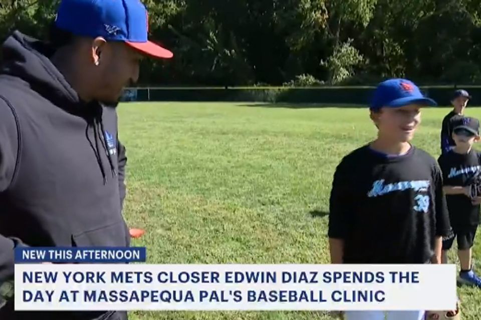 Edwin diaz baseball clinic