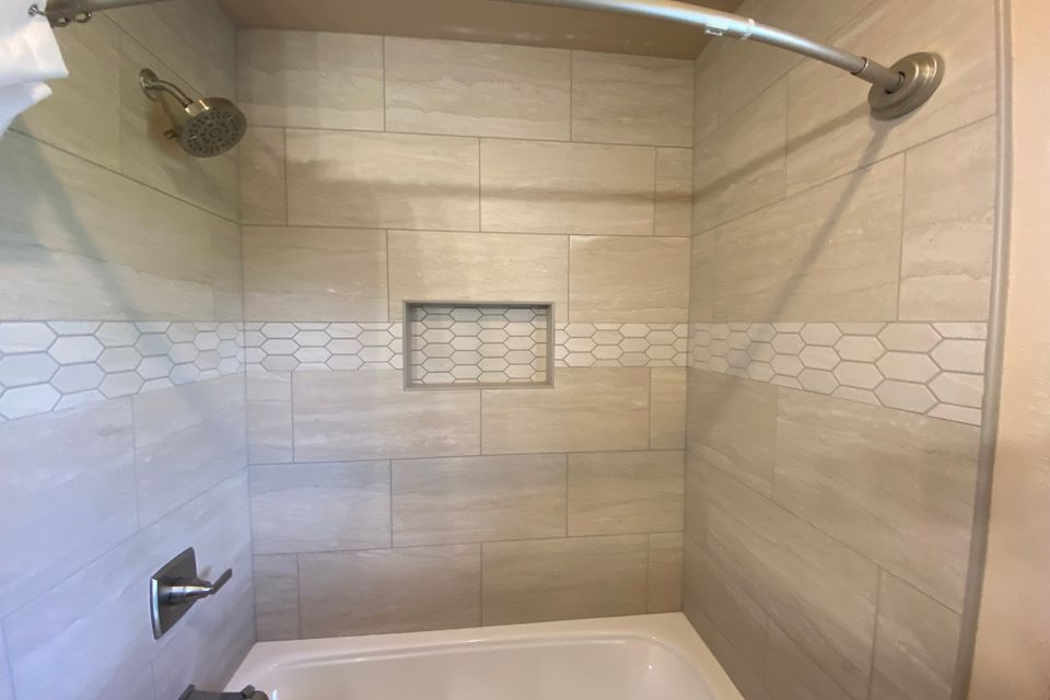 Wall intricate beige argenta accent moonstone offwhite 2x5 picket mosaic grout mapei pewter