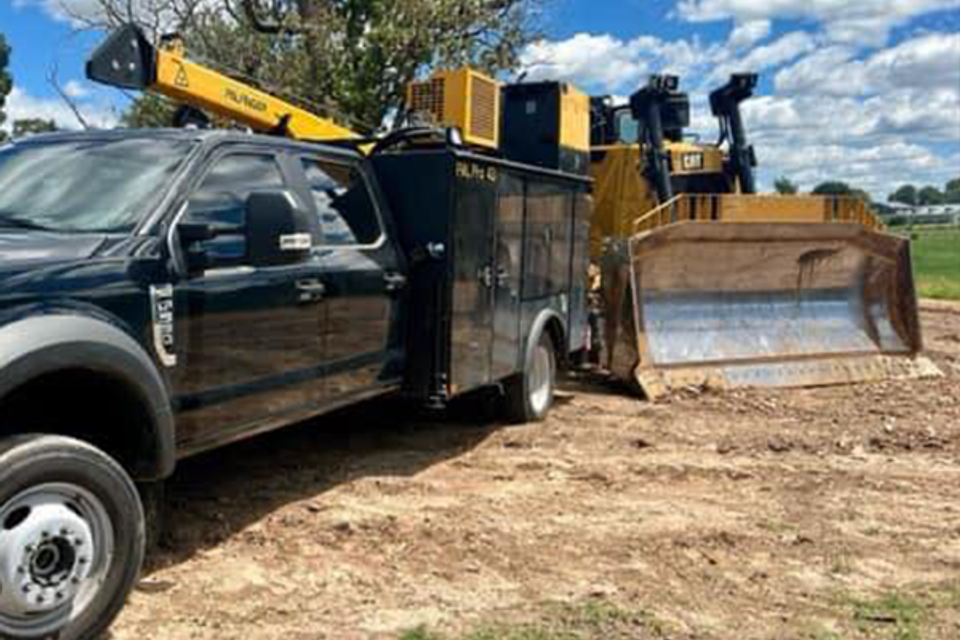 Heavy truck and dozer 600x600 orig