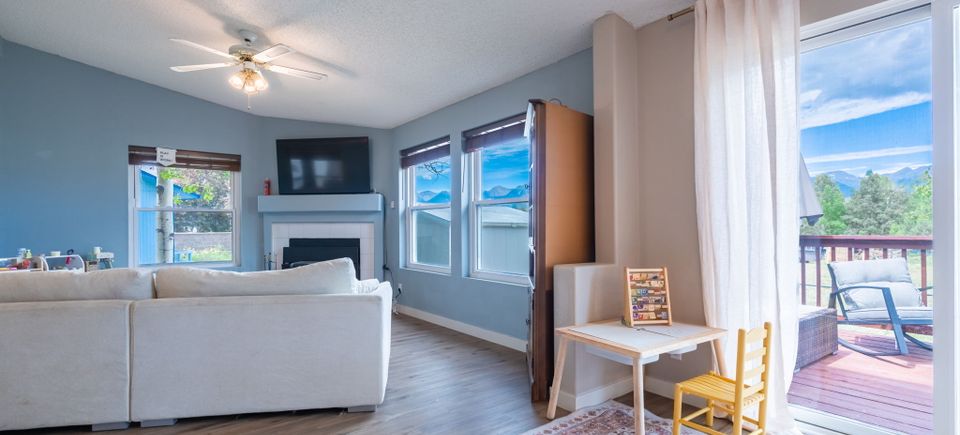 25 web or mls 8 bassick ln 25 (2)