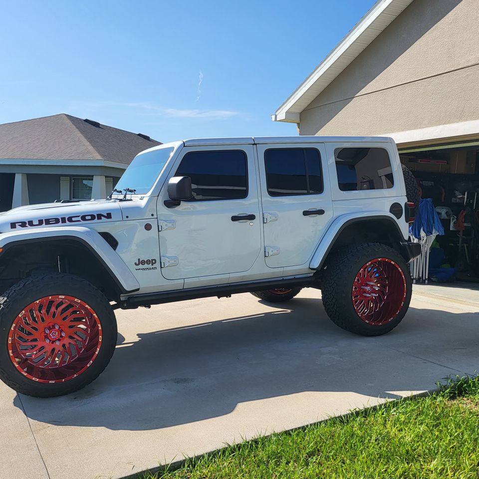 Whitejeepjs4