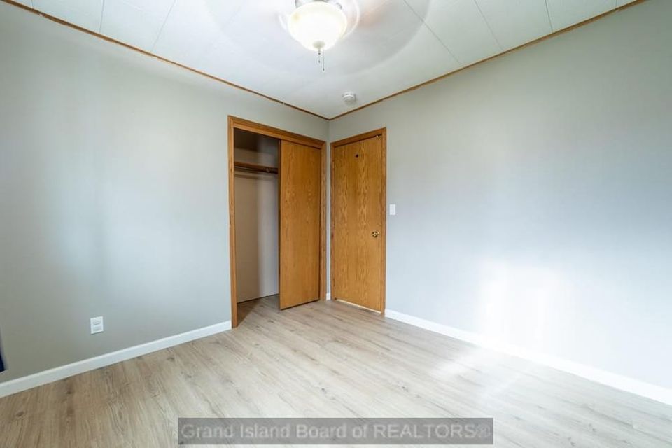 512 e 19th st grand island b 5
