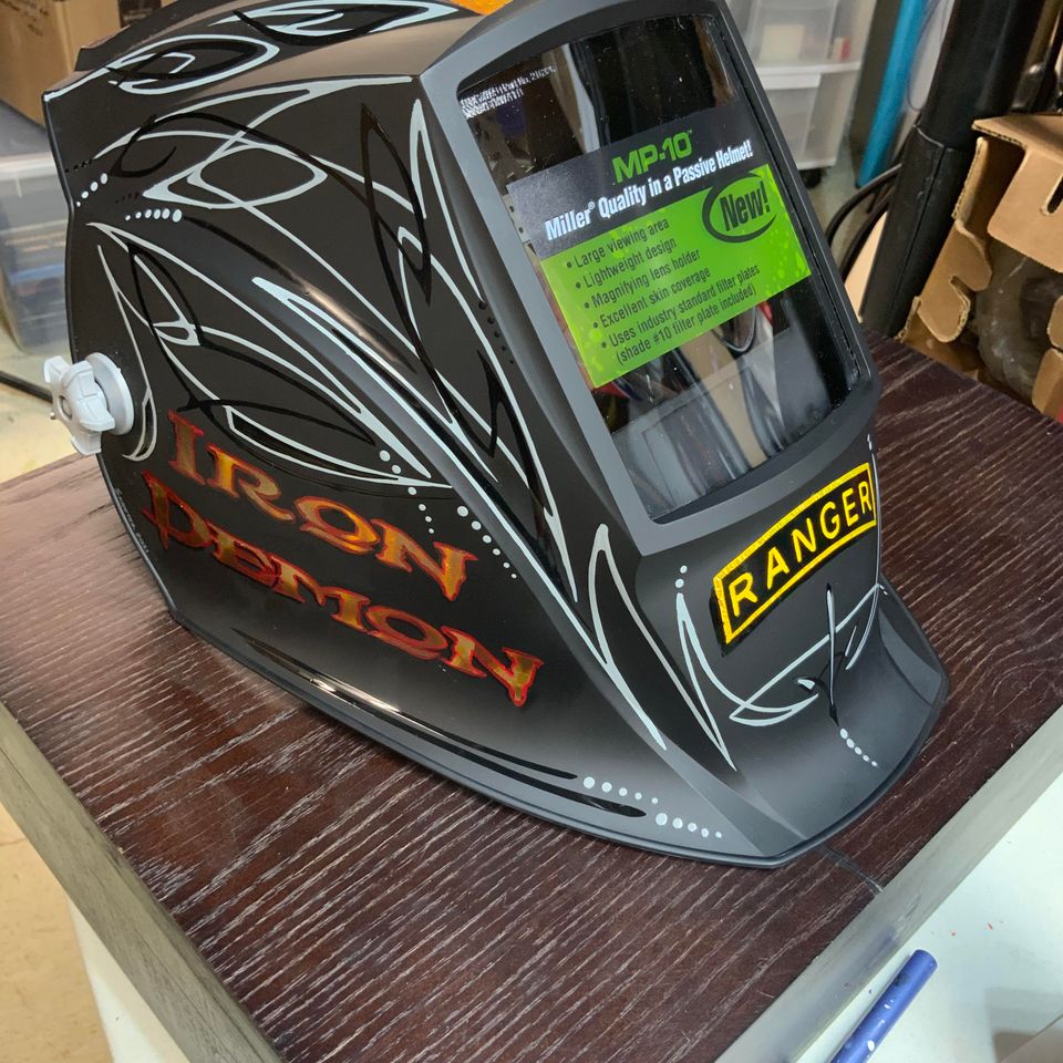 Creative custom pinstriping design and artistic projects created by Skeeter's Grafix.