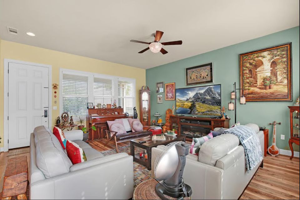 02d4cfff eaee 40a4 8cee a6e909512821