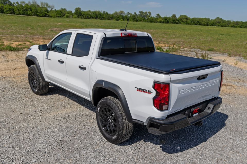 White Chevy Colorado