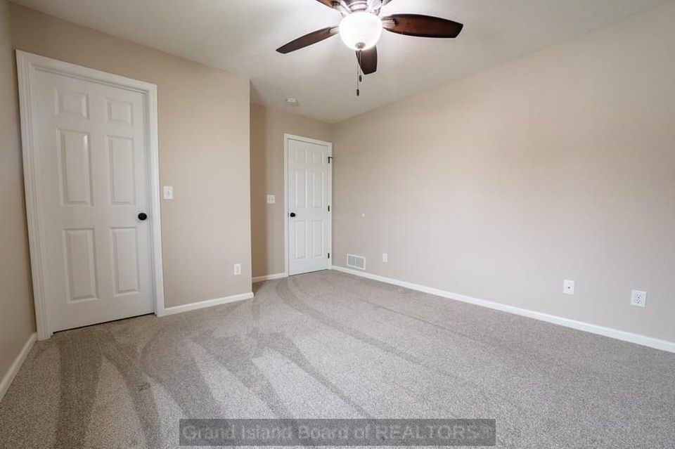 2104 ebony lane grand island c 3