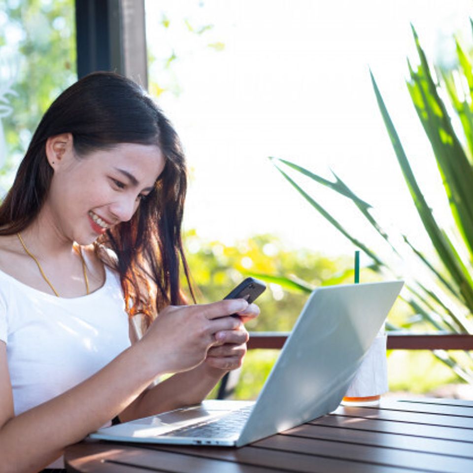 Mujeres estan vendiendo productos traves redes sociales 1150 7333