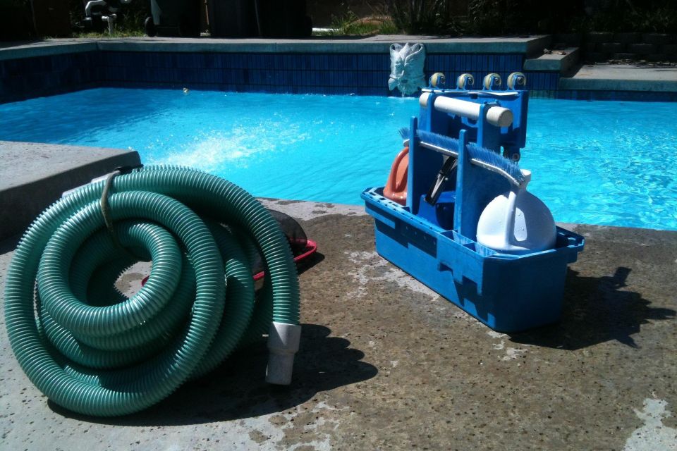 Pool cleaning g8d368b987 1920