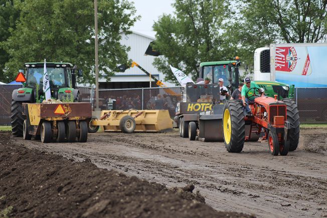 Web tractor pull 1