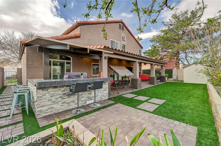 4516 Whelk Place outdoor living space