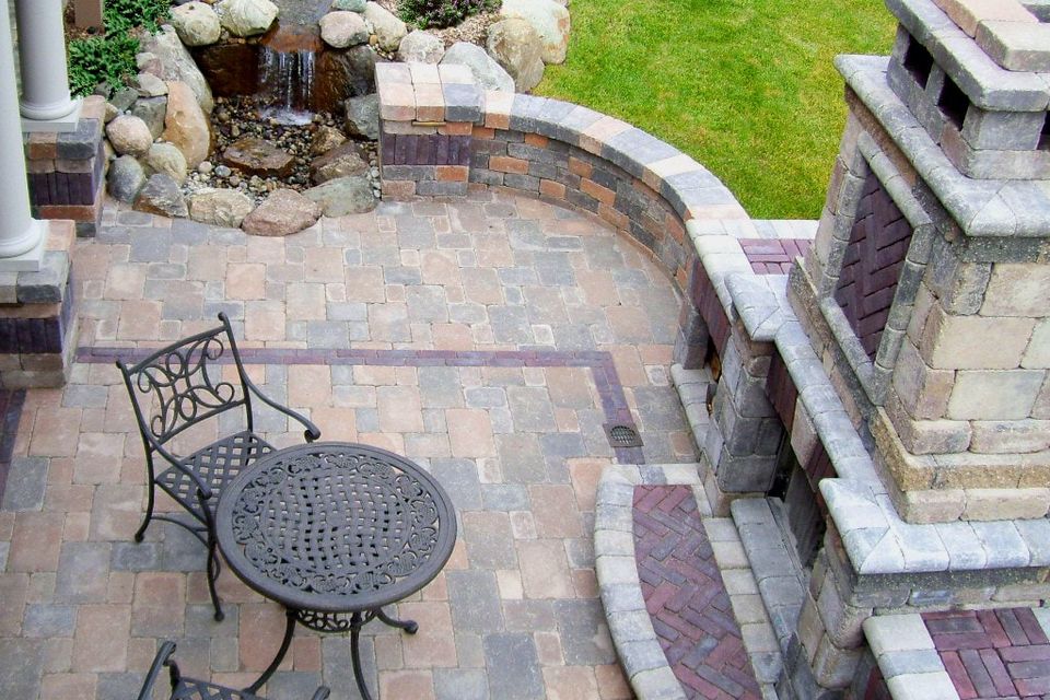 Outdoor fireplace and water feature for web 1 orig