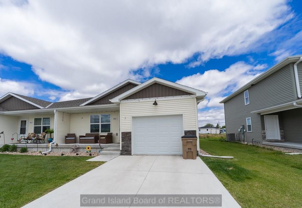 944 e 19th st grand island ne 68803 c 9