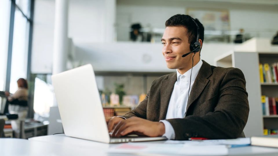 How to Use Virtual Assistants for Your Web Design Agency