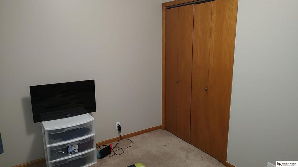 5008 bunker hill road lincoln ne 68521 a 9