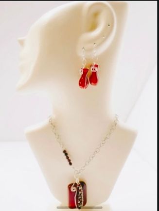 Karen Joy Greenberger: Pendant and earrings