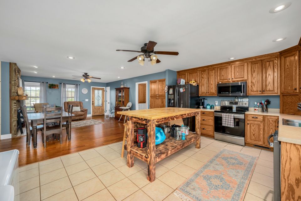 3328 diana rd interiors 8