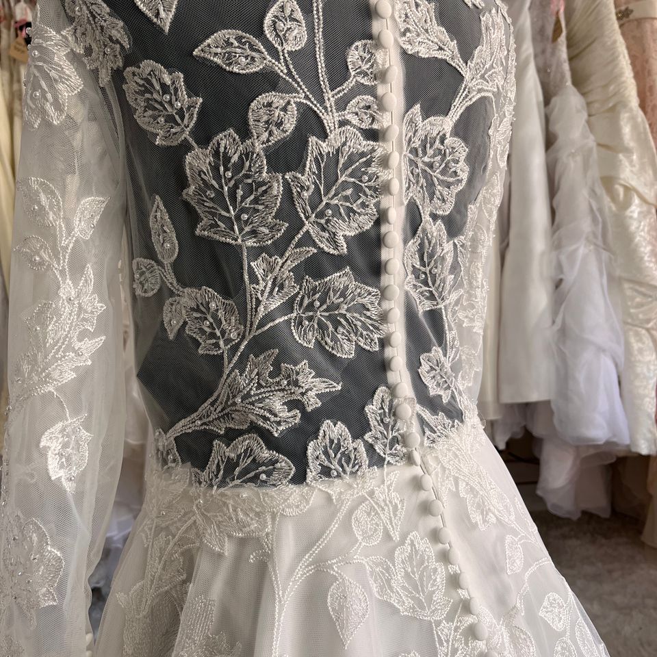 Skull lace wedding dress discount