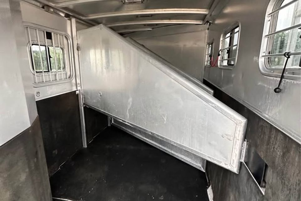 558693856 25449431231326119 108603739851706930 n