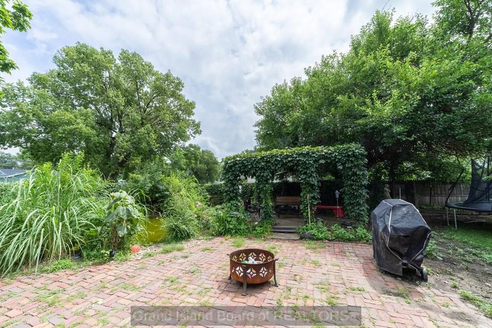 404 d street shelton ne 68876 d 9