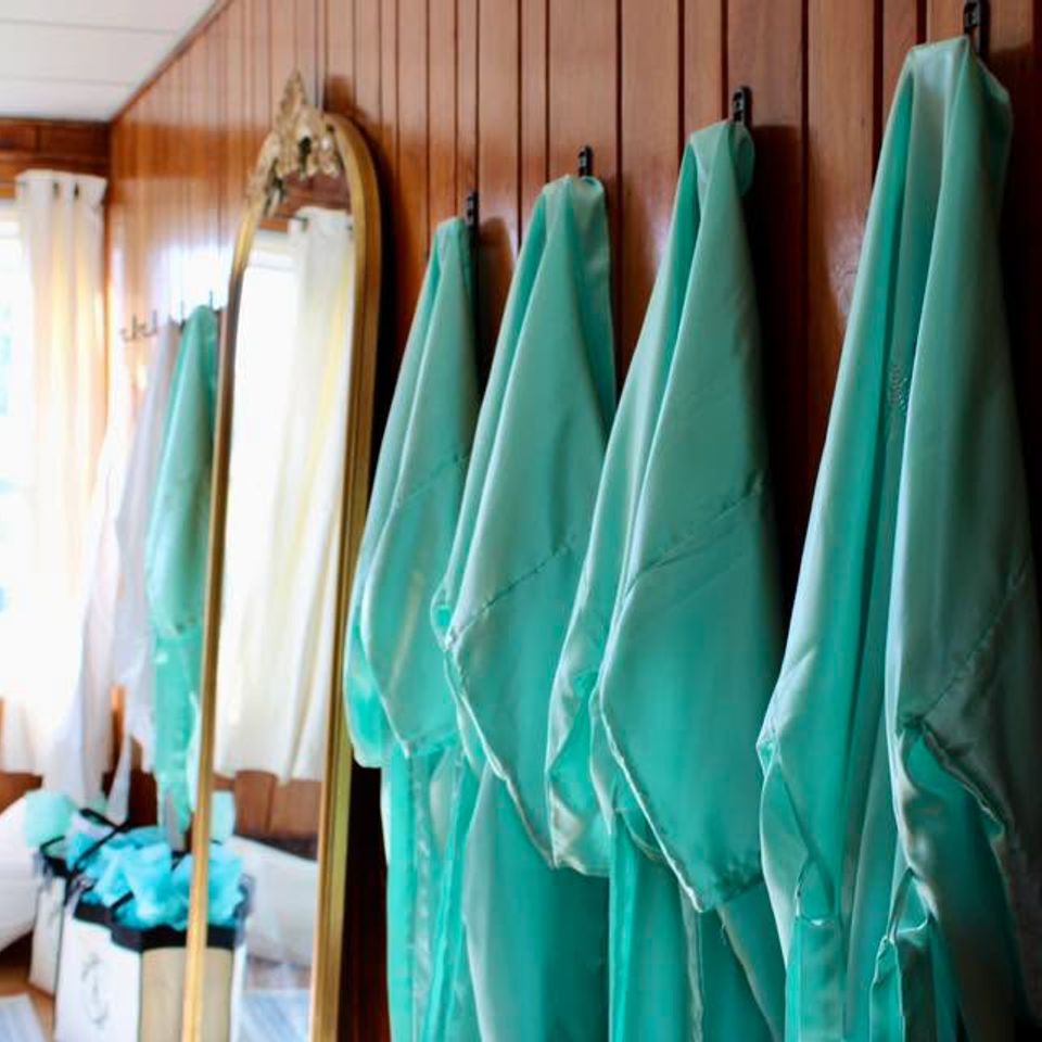 Upstairs bridal suite   bridesmaids robes   palace of riverbend wedding venue