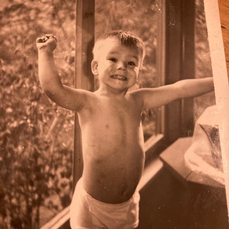 Peter as kid in underwear