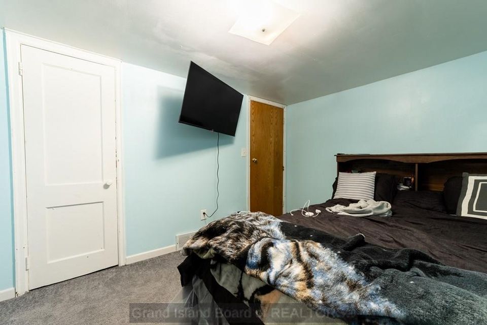 813 n adams grand island  ne 68803 b 9