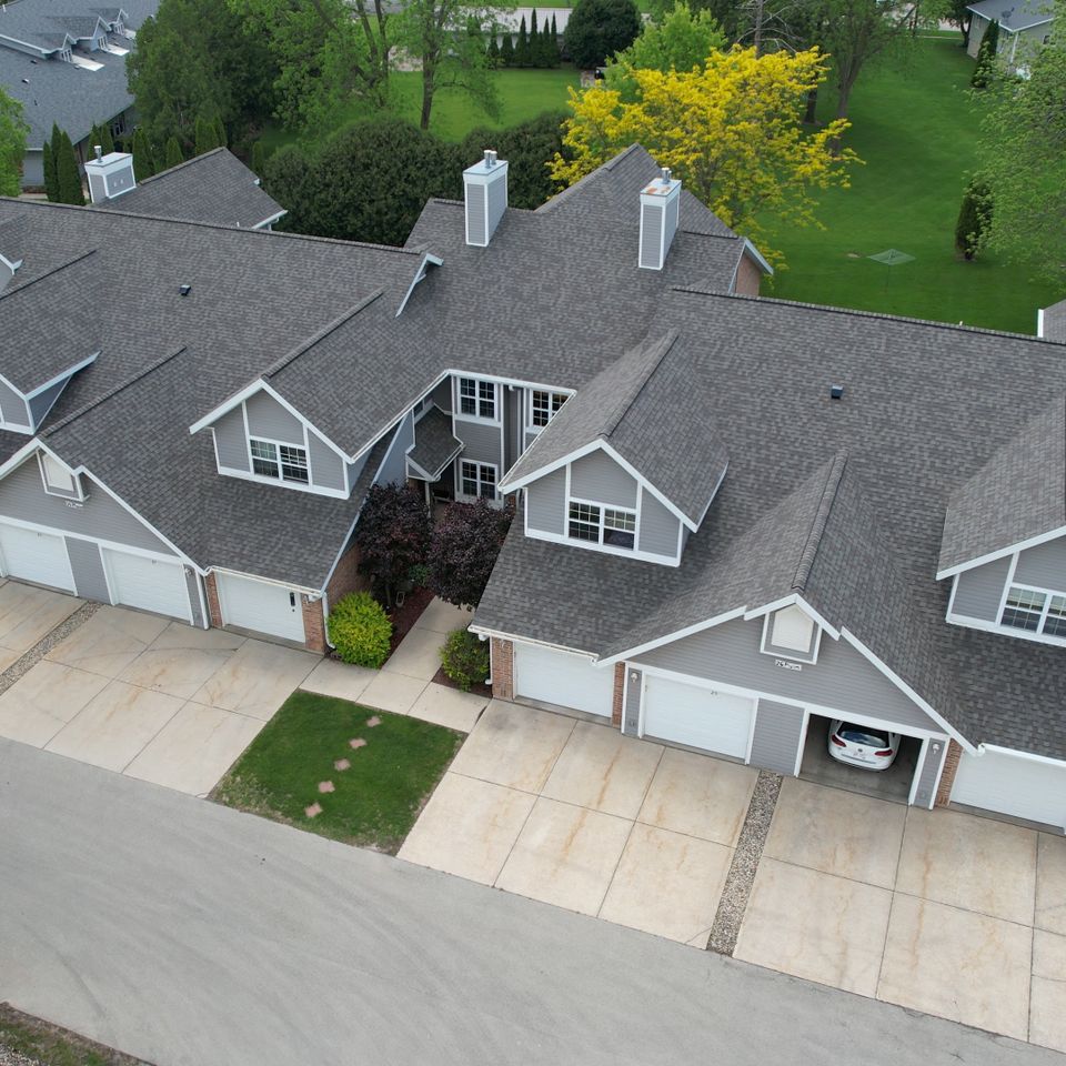 Roofing contractor  near me kaukauna wi timberline hdz gaf shingle installation 