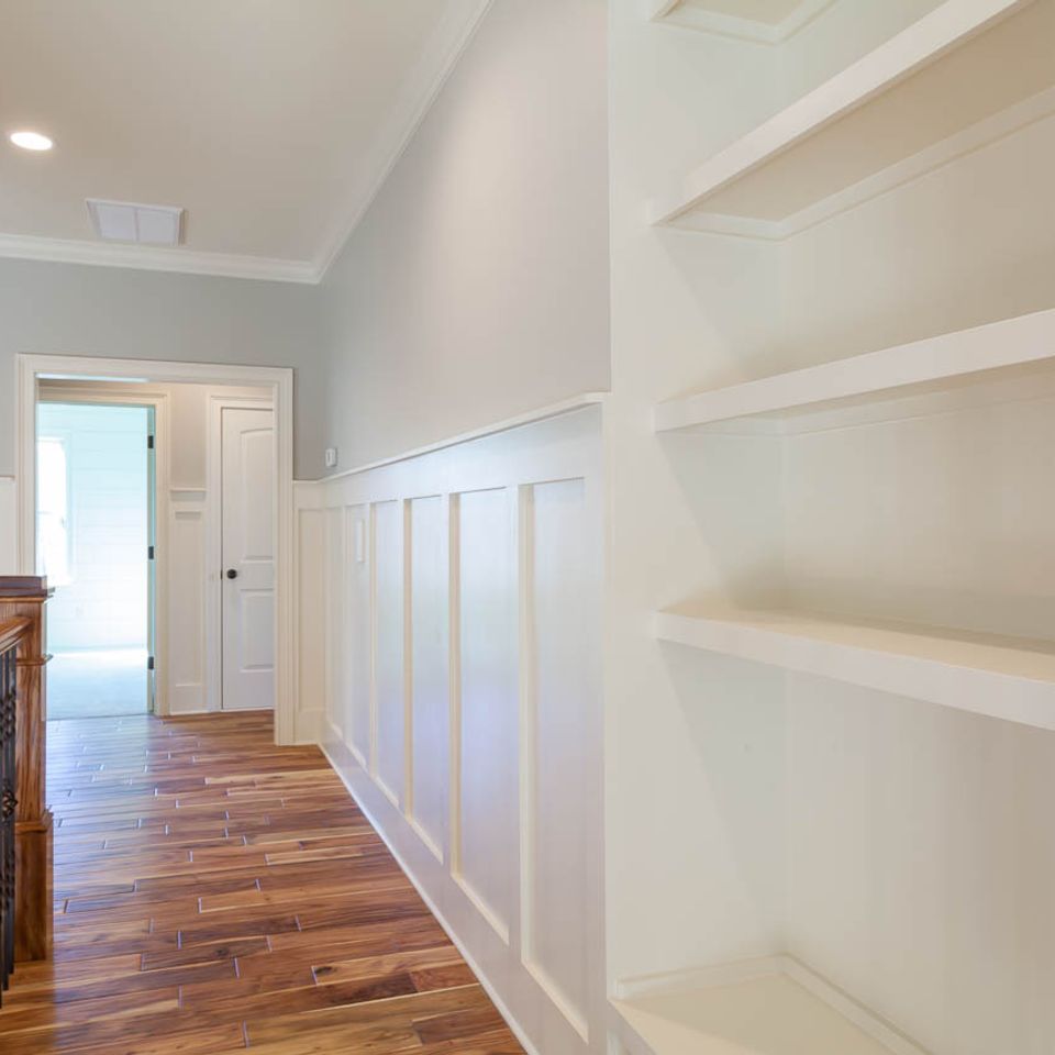 7601 up hall waincoting built ins
