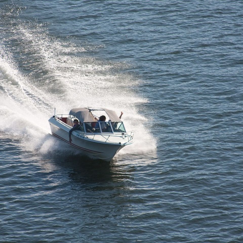 Boat online ad image