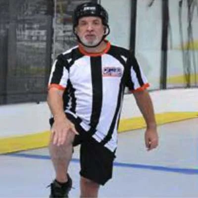 Referee kneeing.jpg