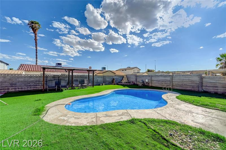 3933 Manford Circle private pool and backyard