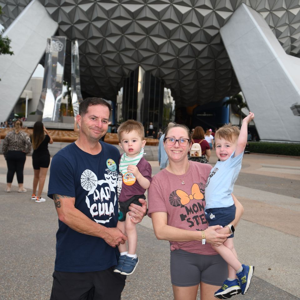 2022 10 18   epcot   epcot entrance 8
