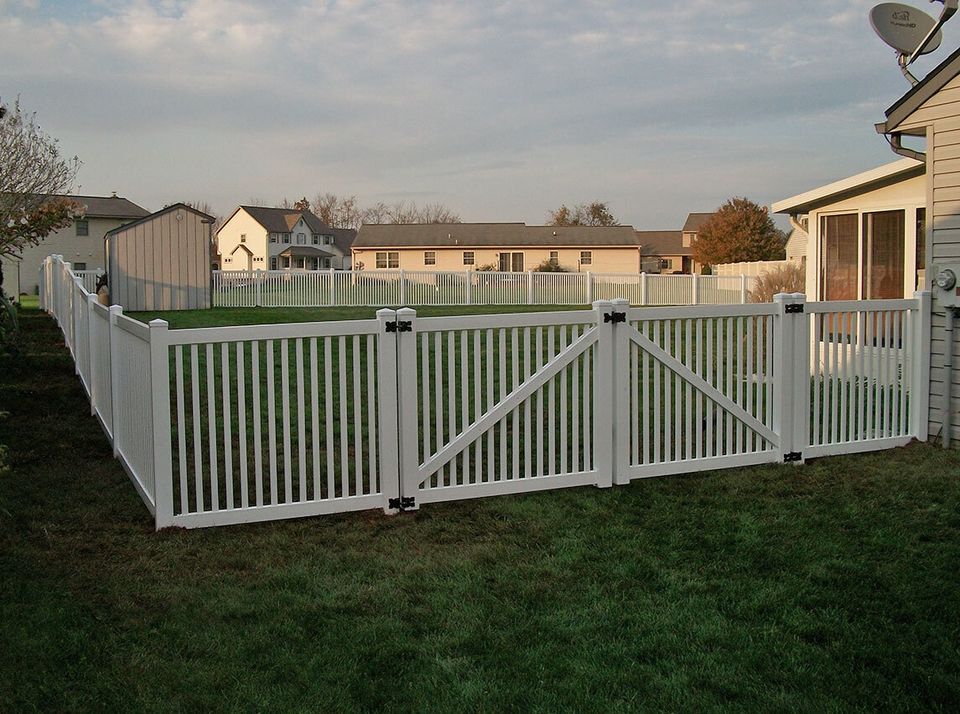Picket fence and gate installation in nampa