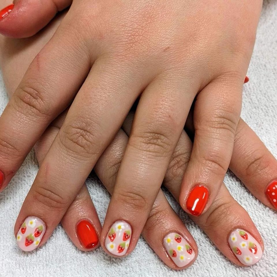 kids manicure with designs